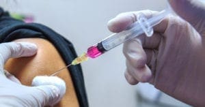 Vacinação em farmácias: enfim, regularizada