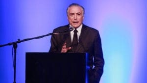 Presidente Michel Temer avalia venda de MIPs em supermercados