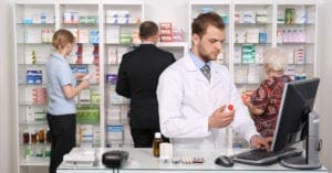 Quais são as atribuições do farmacêutico no Brasil?