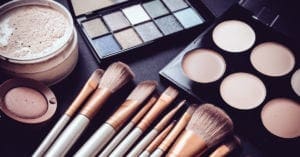 Indústria da beleza amplia share no varejo farma na feira da Abradilan