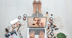 O impacto do ambiente digital na compra de itens de cuidados pessoais