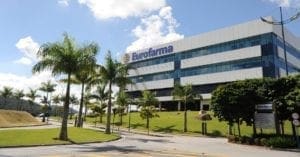 Eurofarma e UFRJ criam cooperação para medicamentos inovadores