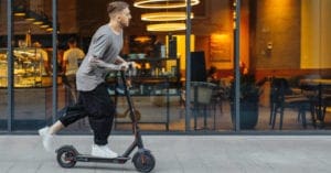 Pacheco e Drogaria São Paulo passam a oferecer patinetes elétricos