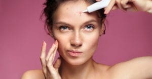 Acne: conheça os tratamentos para casos pontuais ou severos