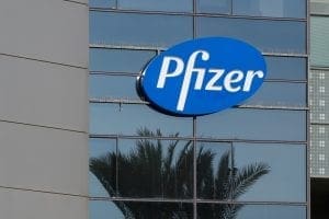 Pfizer se aproxima de acordo para combinar negócios de remédios sem patente