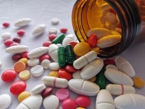 Associação farmacêutica vai recorrer na Justiça contra suspensão de laboratórios