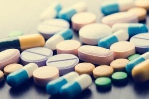 Prevista há 13 anos, venda de medicamento fracionado fica só no papel