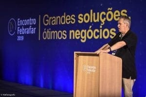 Febrafar cresceu mais do que o dobro que restante do mercado