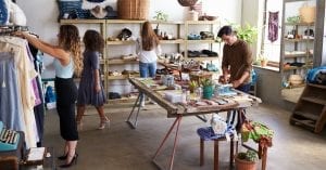 Casos de coronavírus mais que dobram em Blumenau após volta do comércio