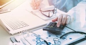 Livro sobre tributos de medicamentos chega ao mercado em abril