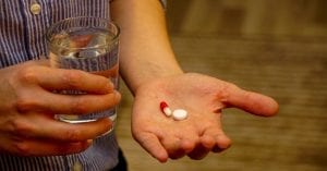 Pesquisa indica que 77% dos brasileiros se automedicou nos últimos seis meses