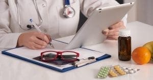 Regulamentação da telemedicina faz disparar o uso da prescrição digital nas drogarias brasileiras