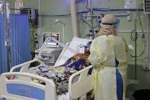 Estudo francês indica caminho para tratamento eficaz de casos graves de Covid-19