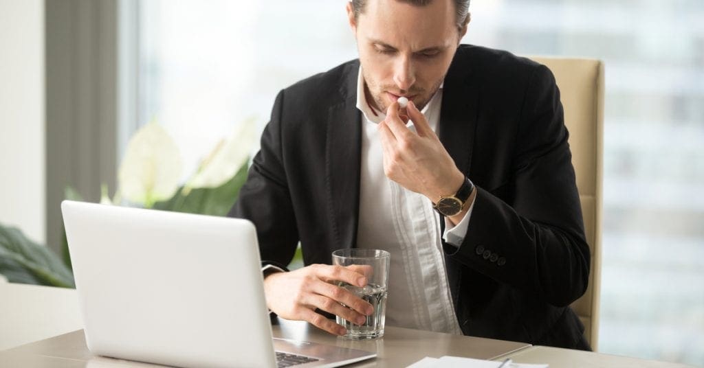 pandemia-e-sinal-amarelo-para-risco-de-automedicação