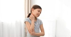 Dermatite atópica pode comprometer aprendizagem das crianças