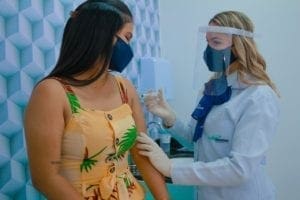 Drogaria Santo Remédio implementa sala de vacinação