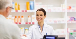 Como atender a terceira idade na farmácia?