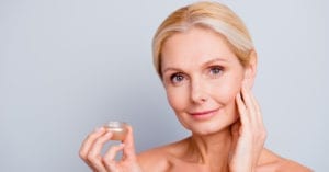 Guia do tratamento anti-idade: como escolher os melhores cosméticos