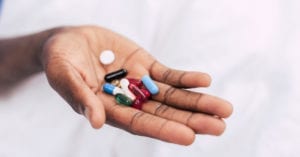 Quais os cuidados necessários com medicamentos?