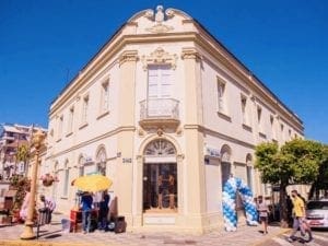 Farmácias São João inaugura filial em prédio histórico na cidade de Garibaldi