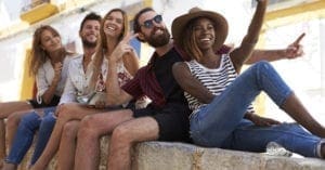 Millennials planejam gastar mais em medicamentos, diz estudo