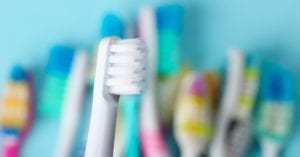 Condor doará 40 mil escovas dentais em projeto da Fundação Abrinq