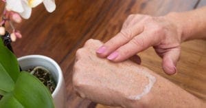 Genomma Lab lança nova solução para pele de pessoas com diabetes