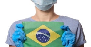 Taxa de transmissão da Covid-19 no Brasil é a maior desde maio