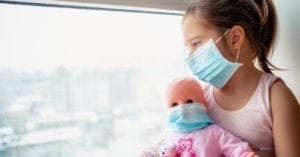 Número de crianças com Covid-19 internadas na cidade de SP dobra em um mês