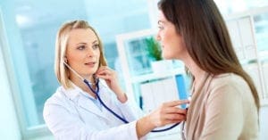 Saiba quais são os exames que toda mulher precisa fazer em cada fase da vida