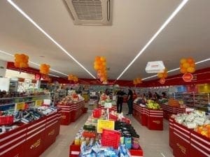 Farmarcas inaugura 1.200ª farmácia e deve fechar o ano com 1.230 lojas