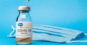 Vacinação no Brasil pode ser em dezembro se a Pfizer obtiver autorização emergencial