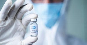 O que está travando o acordo da Pfizer com o Brasil