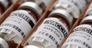 Uso de vacina contra a Covid-19 no Brasil pode ser baseado em aval de agência do exterior