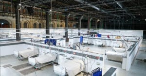 Nova alta de infecções pela Covid-19 leva à reabertura de hospitais de campanha pelo Brasil