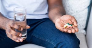 Conheça 8 medicamentos que podem trazer riscos aos idosos