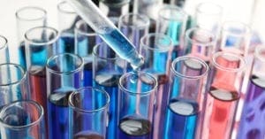 Brasil produz apenas 5% dos insumos necessários para a fabricação de seus medicamentos