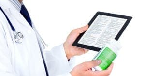 Levantamento revela aceleração da digitalização das receitas médicas no Brasil