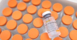 Coronavac é eficaz contra variante P.1