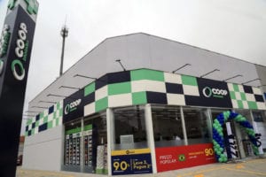 Coop inaugura três drogarias em único dia