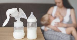 Leite materno produzido por mães vacinadas tem anticorpos contra a Covid-19