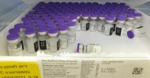 Brasil recebe 1º lote da vacina da Pfizer
