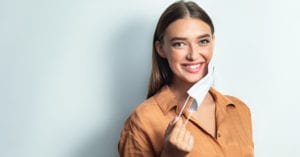 Nos EUA, vacinado pode sair sem máscara e participar de aglomeração