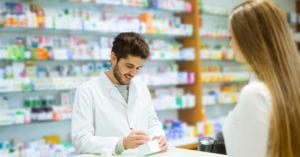 A jornada do consumidor na farmácia: quais estratégias funcionam mais para o setor