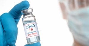 Governo de SP divulga calendário e prevê vacinar até outubro todos acima de 18 anos