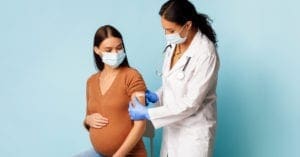 Grávidas que tomaram primeira dose da AstraZeneca devem tomar a 2ª dose da Pfizer em SP
