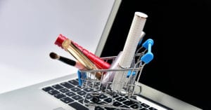 Falta de informações de produtos de higiene e beleza afeta performance dos e-commerces no Brasil