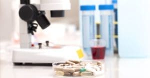 Anvisa tem 90 medicamentos em lista de ensaio clínico para tratamento da Covid-19