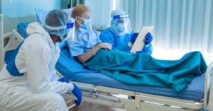 Fiocruz projeta pico de internados pela Covid-19 com mais de 80 anos no Rio e em São Paulo