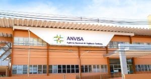 Anvisa autoriza testes de medicamento para pneumonia associada à Covid-19